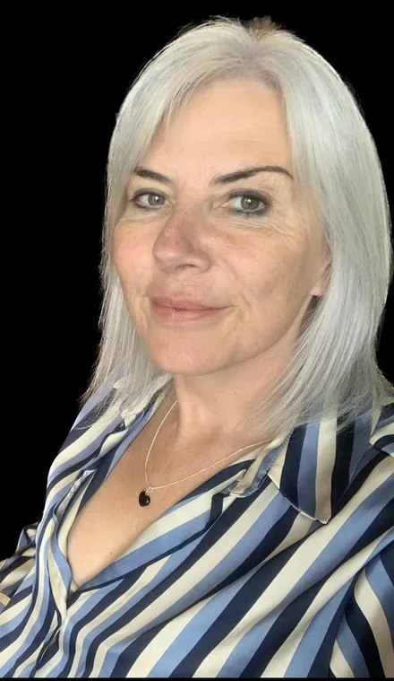 Lynne Redvers (Spiritualist Medium)